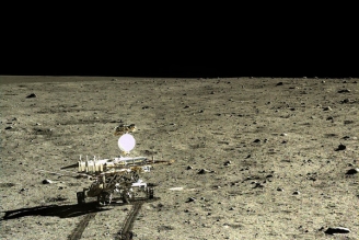 26.12.2015 -  Le robot lunaire chinois Yutu a découvert une étrange substance sur la Lune