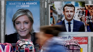 25.04.2017 - Marine Le Pen annonce se mettre «en congé de la présidence du Front national»