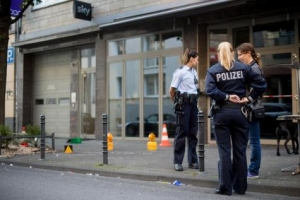 15.08.2016 - Cologne: attaque au couteau par plusieurs individus, une personne blessée