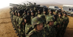 11.09.2014 - La Chine poste 12 000 hommes à la frontière russe