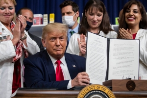 Big Pharma aux Etats-Unis : Trump annonce une série de décrets visant à réduire le coût des médicaments