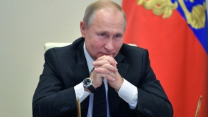 La Russie préfère «maman» : Poutine rejette l’emploi des termes «parent 1» et «parent 2»