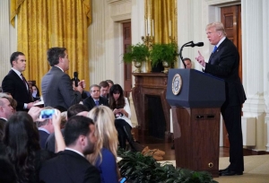 13.11.2018 - Journaliste banni de la Maison-Blanche: CNN poursuit Donald Trump