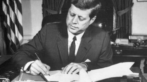 22.10.2017 - Donald Trump va déclassifier les dossiers relatifs à l’assassinat du président Kennedy