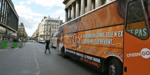 10.10.2017 - Théorie du genre : un bus CitizenGO a sillonné la région parisienne