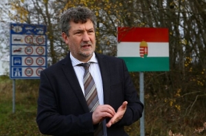 04.12.2015 - Un maire d’une ville hongroise accuse Israël d’être l’instigateur des attaques de Paris
