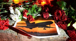 29.12.2016 - En Ukraine, les nationalistes radicaux profanent la mémoire des victimes du Tu-154