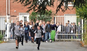 01.10.2015 - France : des collégiens apprennent l’appel à la prière des musulmans, les parents en colère