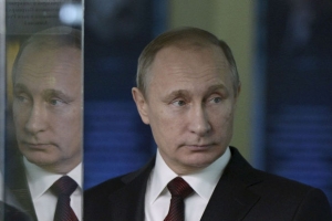 20.12.2015 - Poutine signe une loi qui affranchit la Russie des décisions des cours internationales