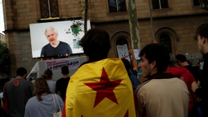 01.10.2017 - «La première guerre sur internet du monde a commencé en Catalogne», s'alarme Julian Assange