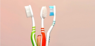 09.06.2015 - Votre brosse à dents est peut-être pleine de... bactéries fécales