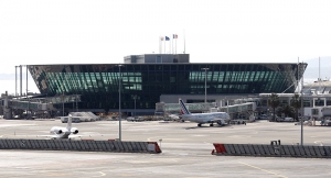 15.07.2016 - Alerte à la bombe à l’aéroport de Nice, évacuation en cours